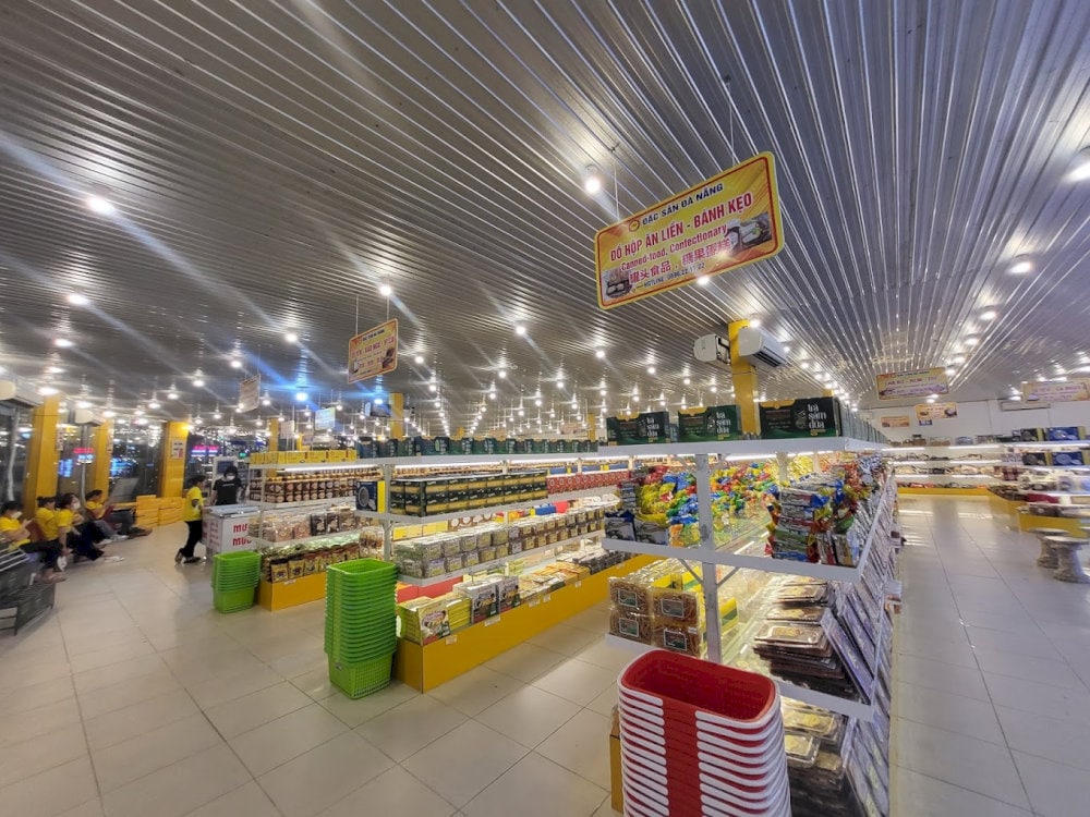 Inside, the stalls ranging from fashion and electronics to food are neatly organized